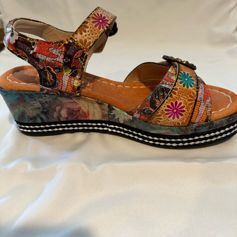 Colorful Floral Wedge Sandals - Picture 5 of 16